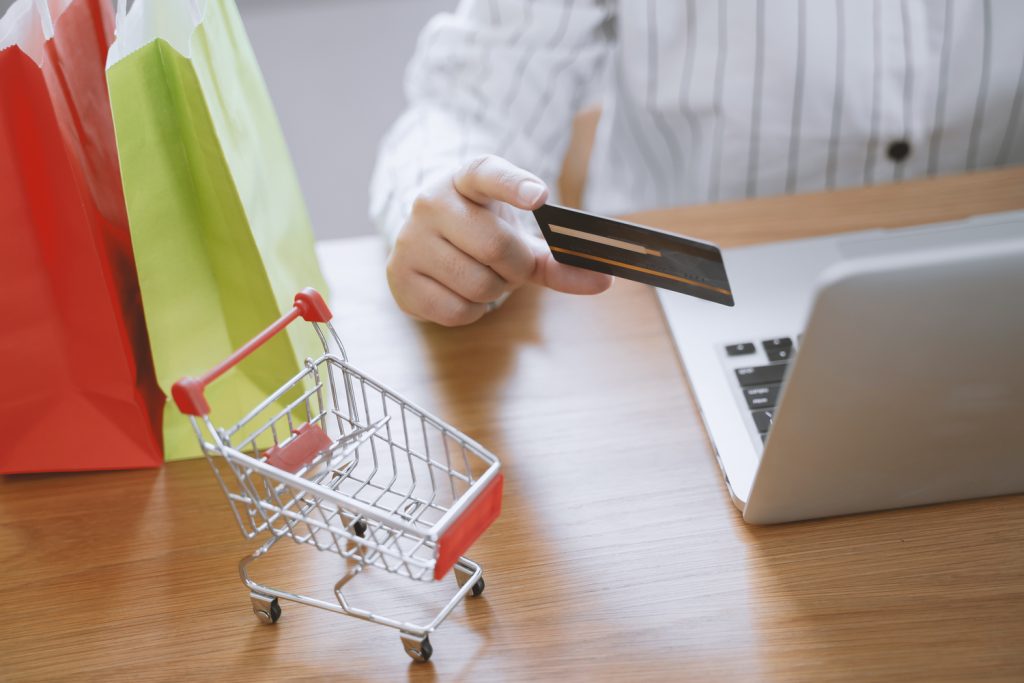 Contratación a distancia: qué derechos tienes como consumidor en internet